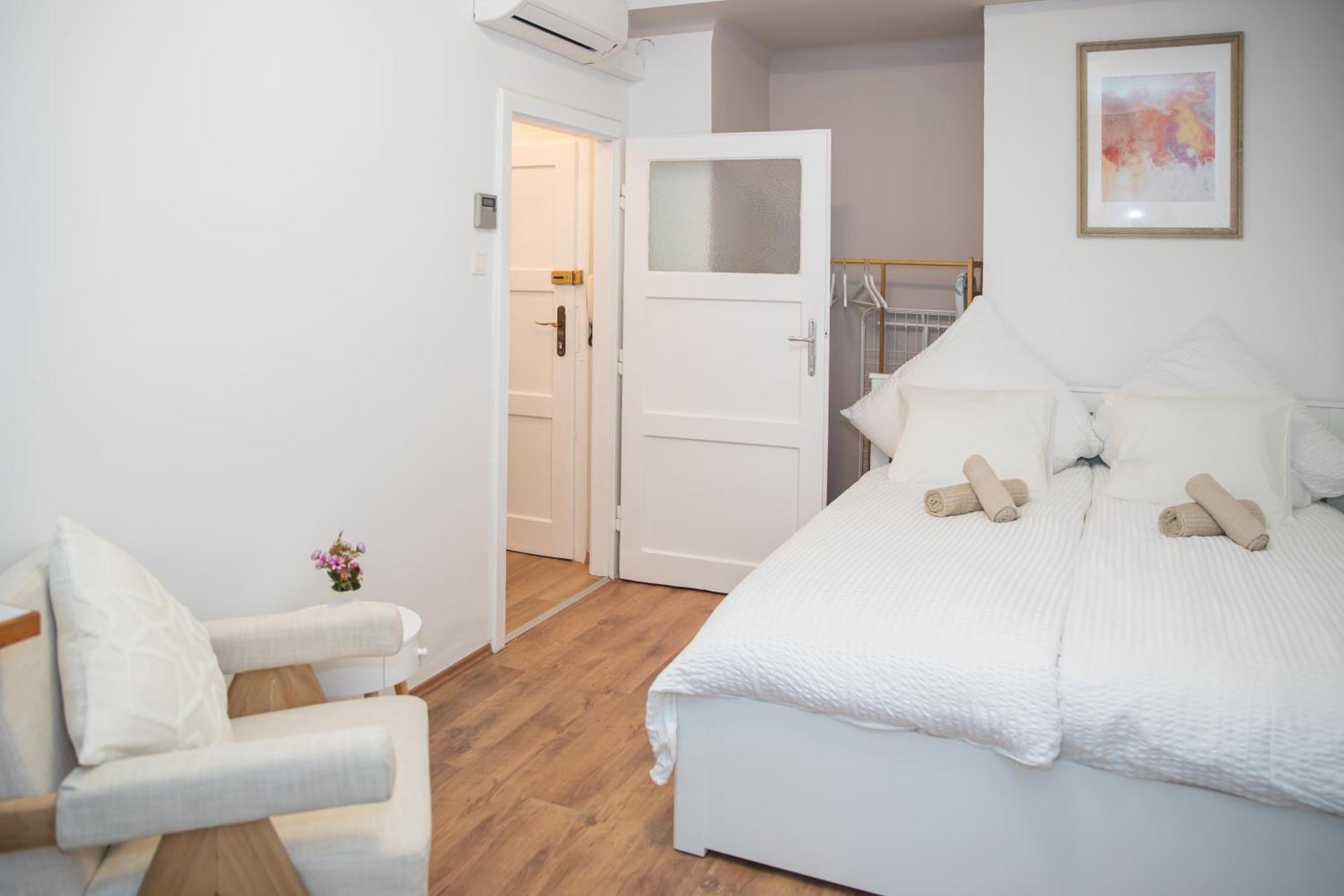Cozy City Apartments In Center K28 Виена Екстериор снимка
